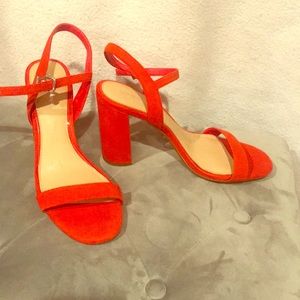 Gianna Bini red block heel 4”